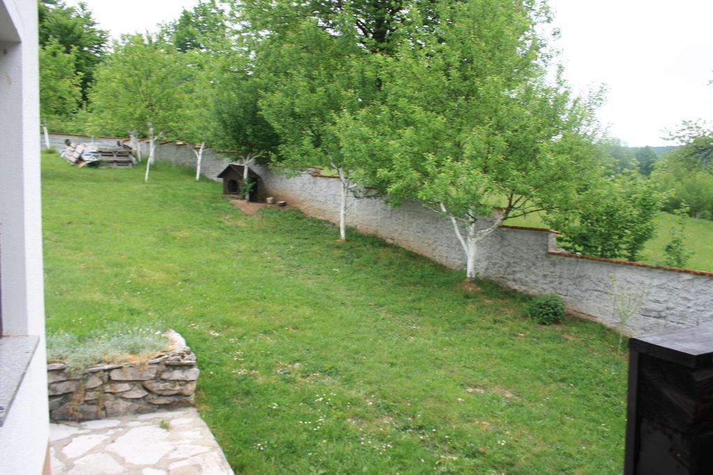 Guest House Tone Poljanak Esterno foto
